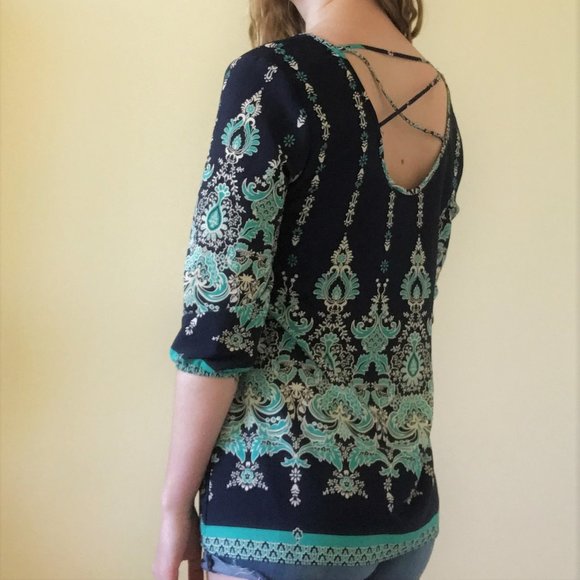 Scoop Back Navy Paisley 3/4 Length Sleeve Tunic - Picture 4 of 4